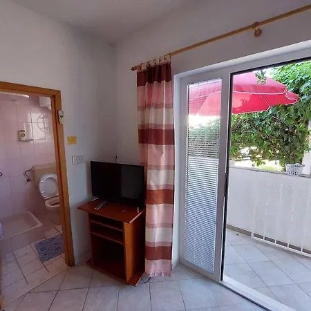Apartment In Okrug Gornji 6197 Donji Okrug (Ciovo)